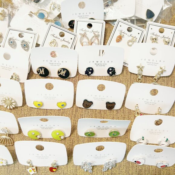 Mystery Box includes 7 pairs of earrings Random Style Surprise Blind Box jewelry - Picture 1 of 4